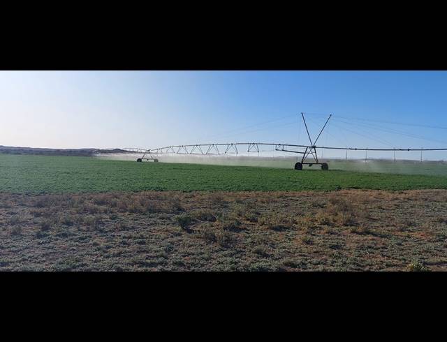 4,642HA FARM FOR SALE IN LEEU GAMKA